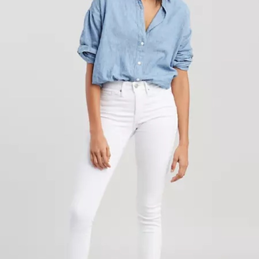 NWT White Levi’s 311 Shaping Embroidered Skinny